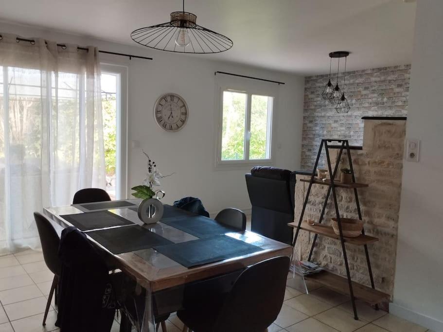 Gite Le Vieux Moulin Sansais Bagian luar foto