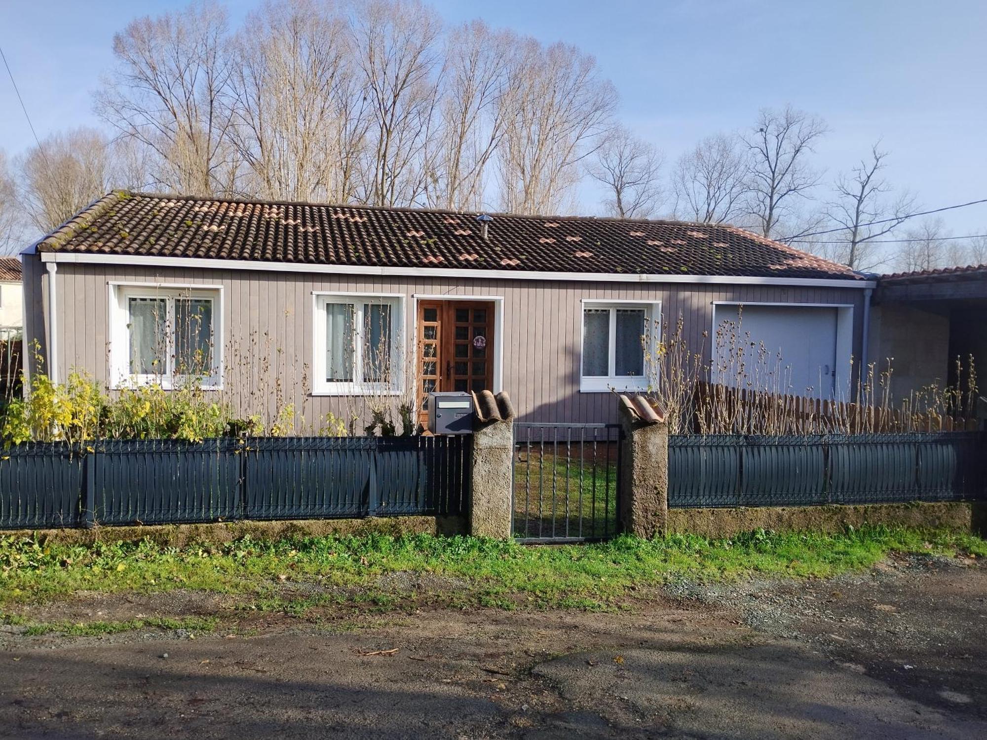 Gite Le Vieux Moulin Sansais Bagian luar foto